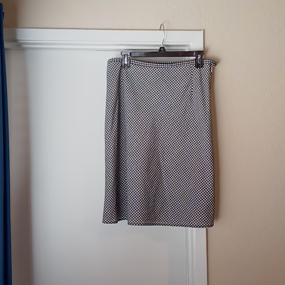 High Sierra black/white skirt size 14